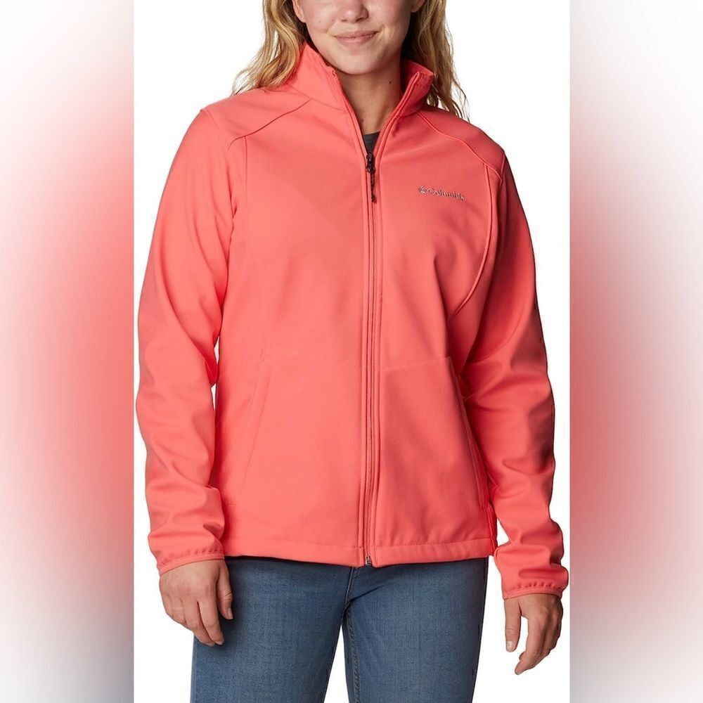 Columbia NWOT Women's Kruser Ridge Ii Softshell Size Small Slightly Oversized
